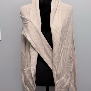 Lululemon Athletica Cream Women's Shrug Size 8